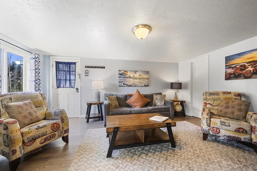 S1 - Epic - Surf Inn 2 bed, 1 bath - Image 1