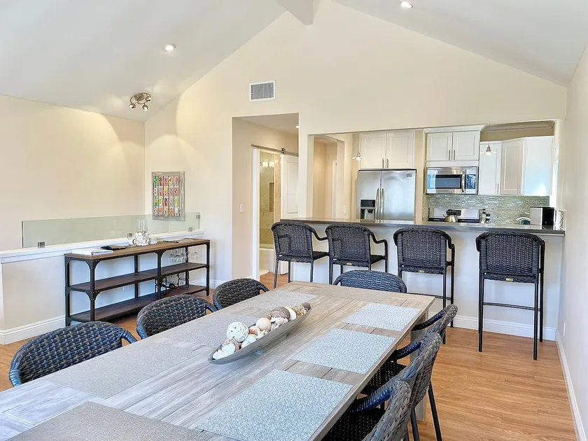 3944O Hollywood Shore House - Image 1