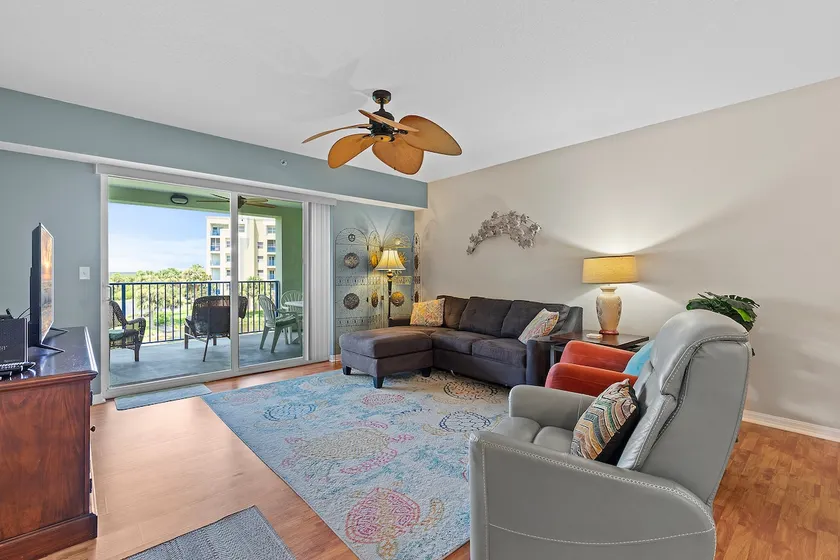 Great Amenities & Just a Short Walk to the Beach - Image 1