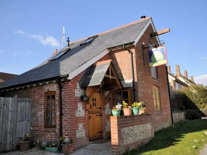 The Coach House (2 bedroom Cottage) - Image 1