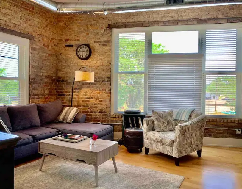 Cozy Loft Retreat for Two - Image 1