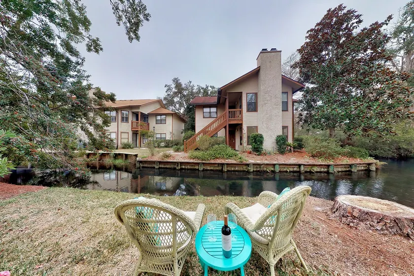 Fantastiska 3 sovrum Harbour Oaks Condo inom 1/2 mil till byn och 3/4 mil till stranden - Image 1