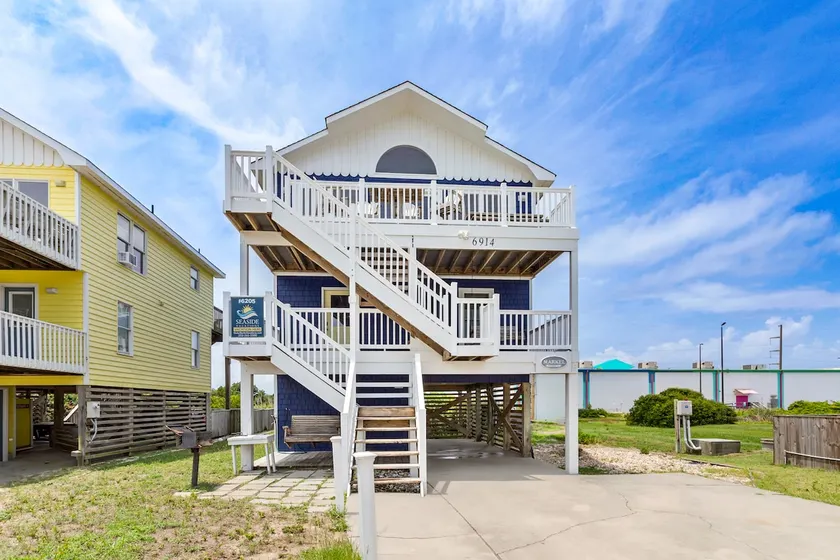 6205 Markel * 4 Min Walk to the Beach - Image 1