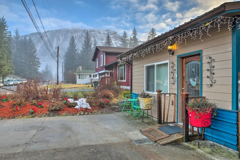 Quaint Juneau Apt w/ Scenic Mountain Surroundings! - Image 1