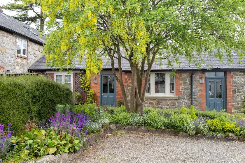 Courtyard Cottage - Image 1