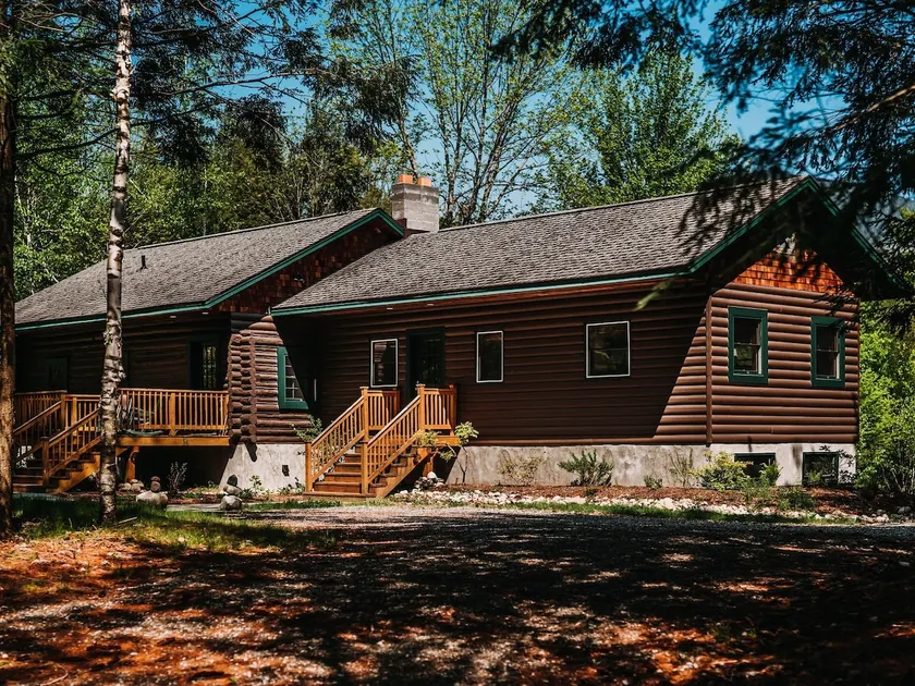 Large Log Cabin in the Heart of the ADKS - Image 1