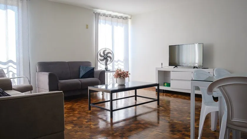 Spacious 2-bedroom Apartment Suite with Air-Conditioning SQ21 - Image 1