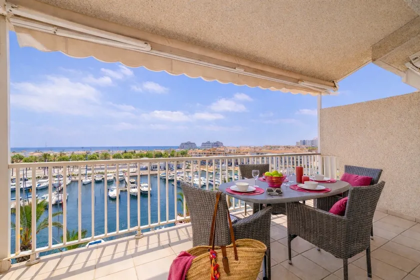 0160-PORT GREC Apartamento con WIFI, Smart TV, vista al canal y al mar - Image 1