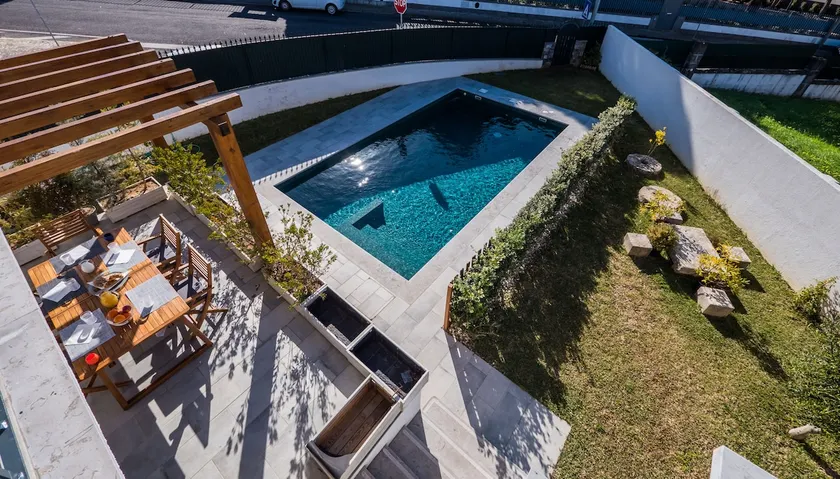 BeGuest Sun & Pool House - Image 1