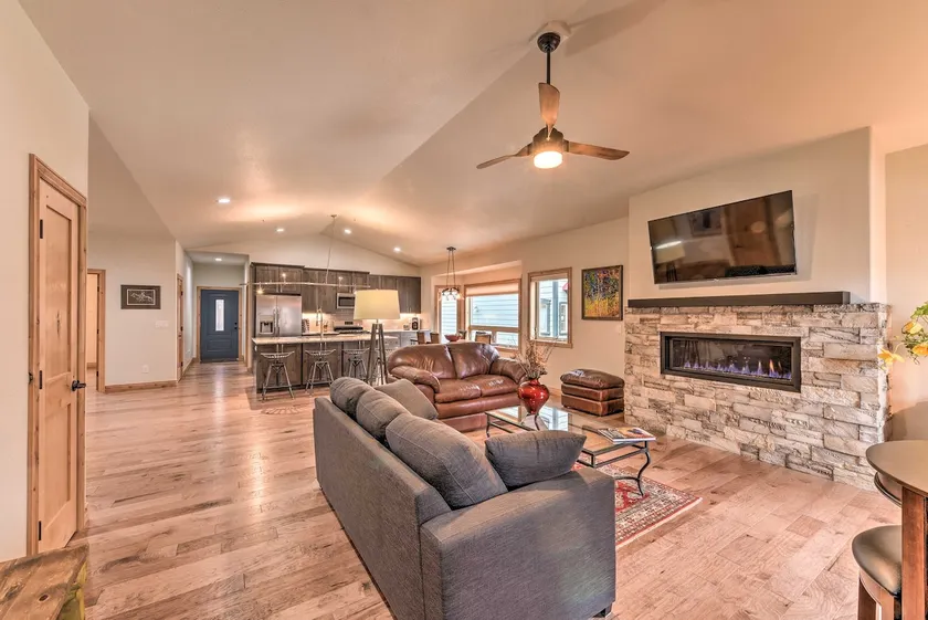 Charming Buena Vista Home ~ 1 Block to Main Street - Image 1