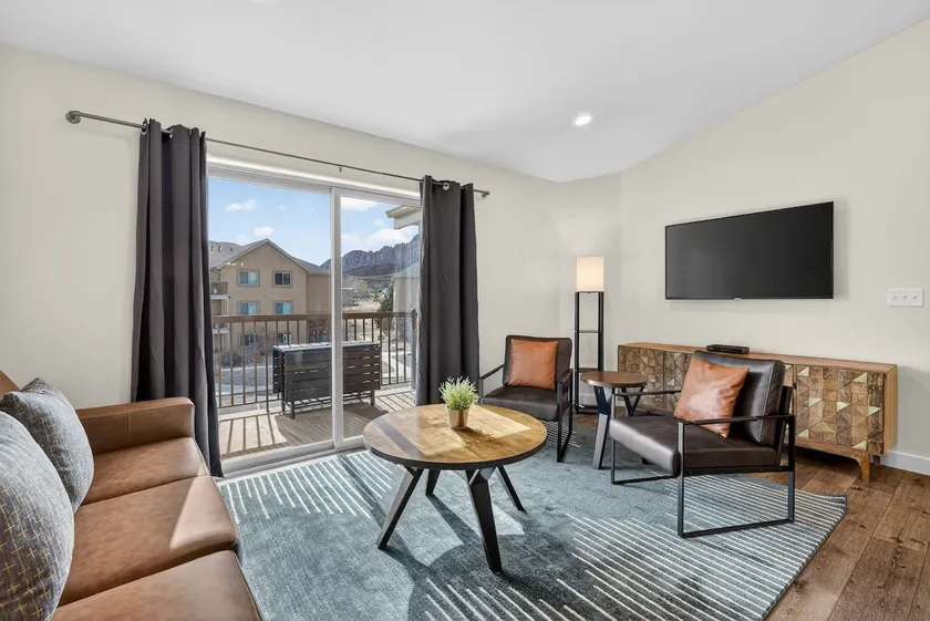 4-I White Rim Redcliff Condo (Top Floor) - Image 1