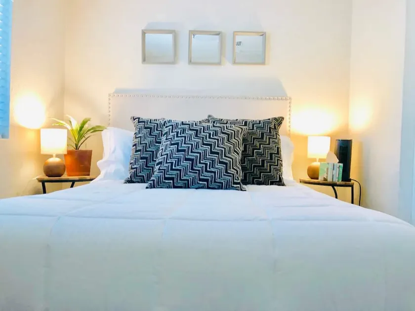 Sunny Guest Suite with large backyard - Pets Welcome - Image 1