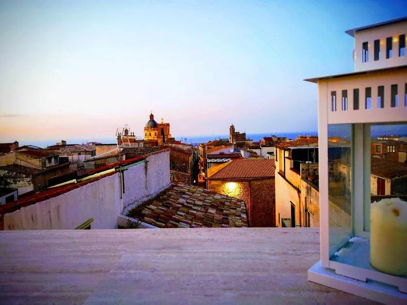 CIELO D' ALCAMO Palazzo Adamo - Image 1