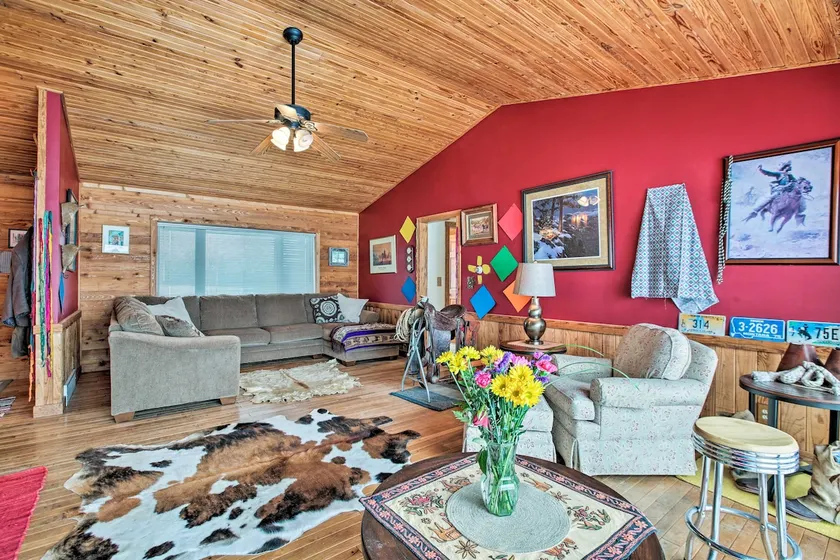 7-Acre Working Farm Near Lake Geneva: Pets Welcome - Image 1