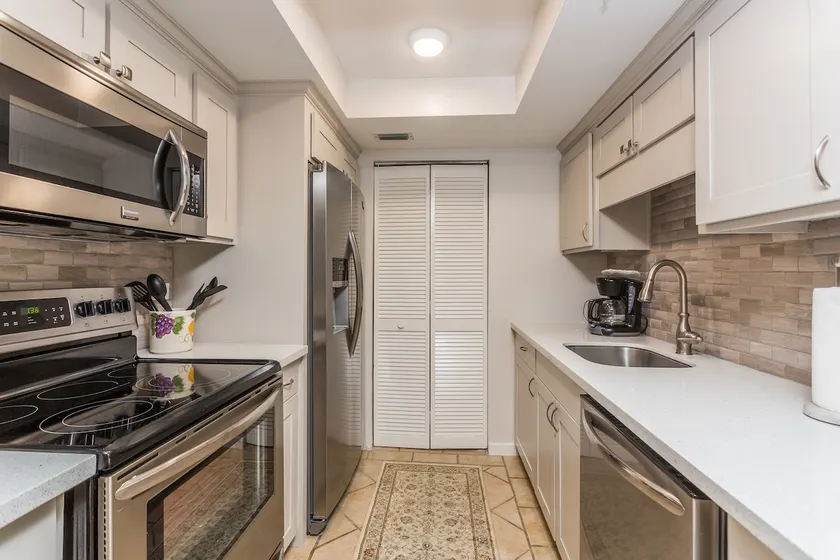 St Simons Family Friendly Beachfront Condominium! - Image 1
