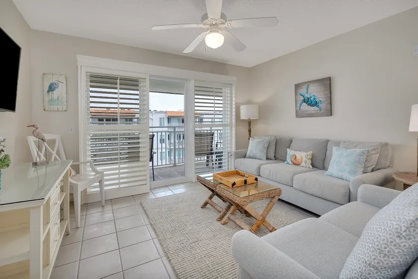 Golden Isles Spacious Beachfront Condo - Image 1