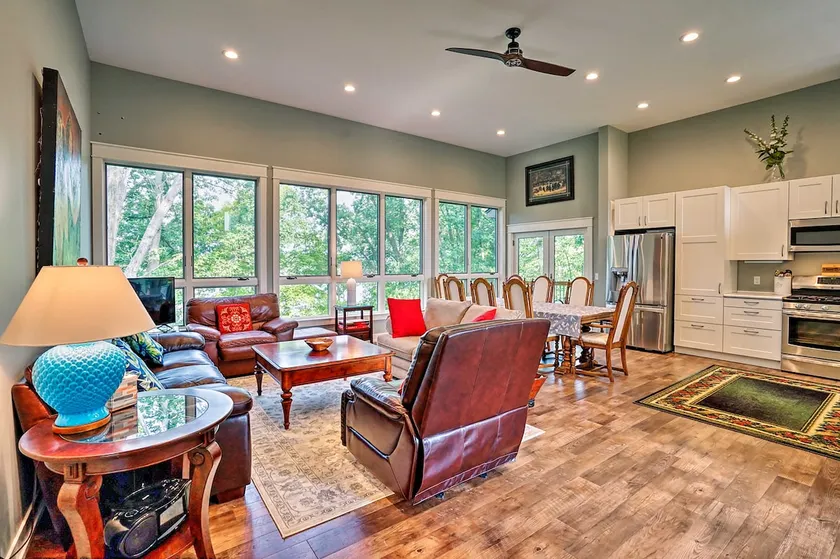 NEU! Grand Rapids Area Lake House mit eigenem Dock! - Image 1