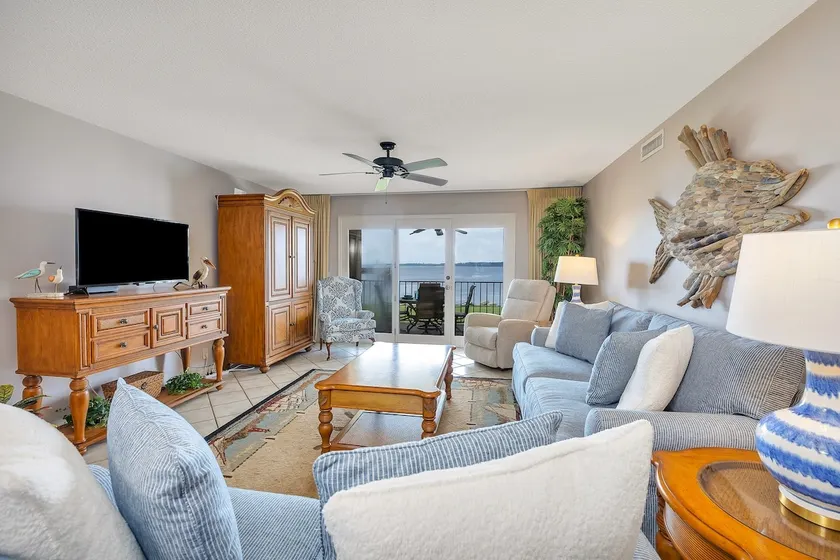 First Floor Oceanfront Condominium in the Heart of - Image 1