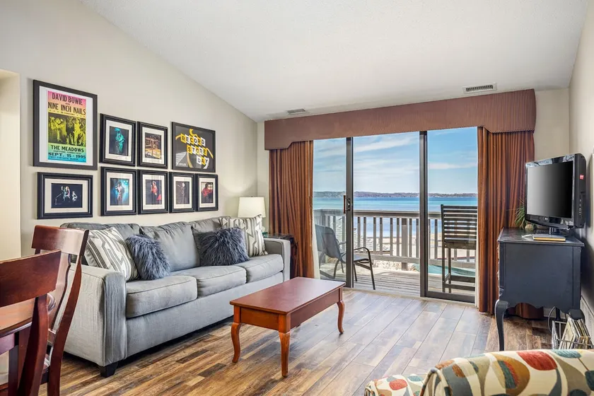 Stunning Lake Views @ The Shores | Bayfront Deck - Image 1