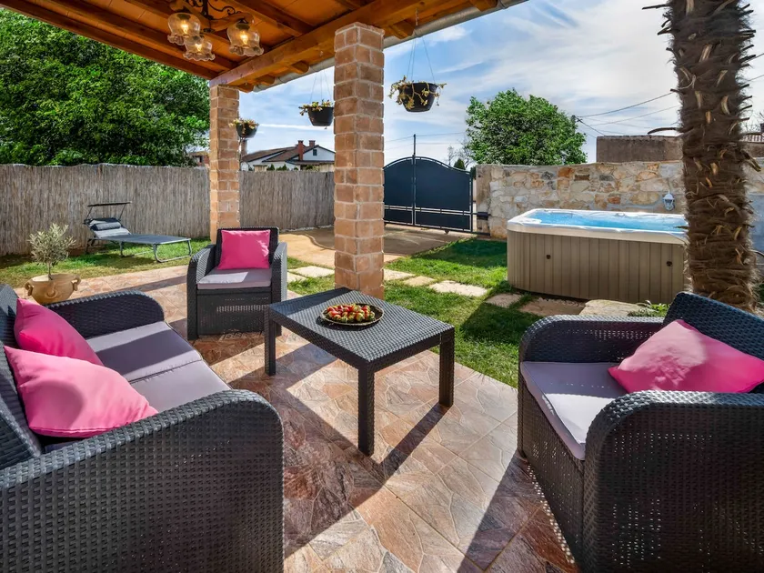 Holiday Home Villa Aurora by Interhome - Image 1
