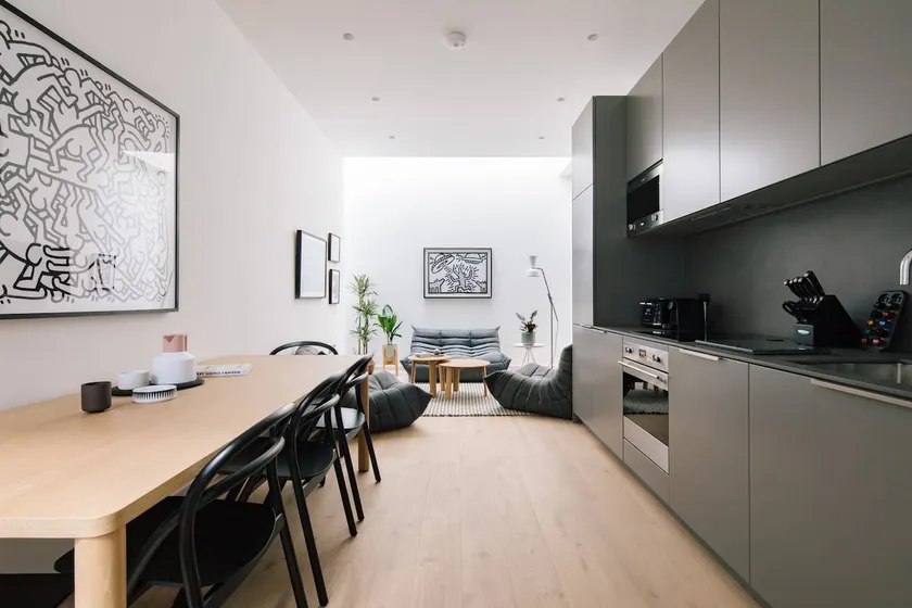 Huge Oxford Street 3BR - Netflix & Nespresso - Image 1