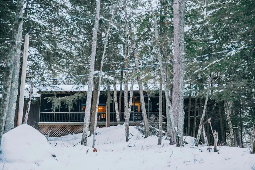 Motel Long Lake ADK Cozy Winter Cabin w/Fireplace - Image 1