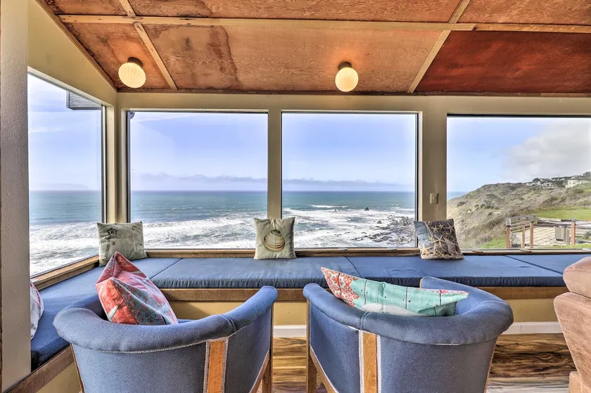 'Rahus Ocean Refuge' with Manchester Coast Views! - Image 1