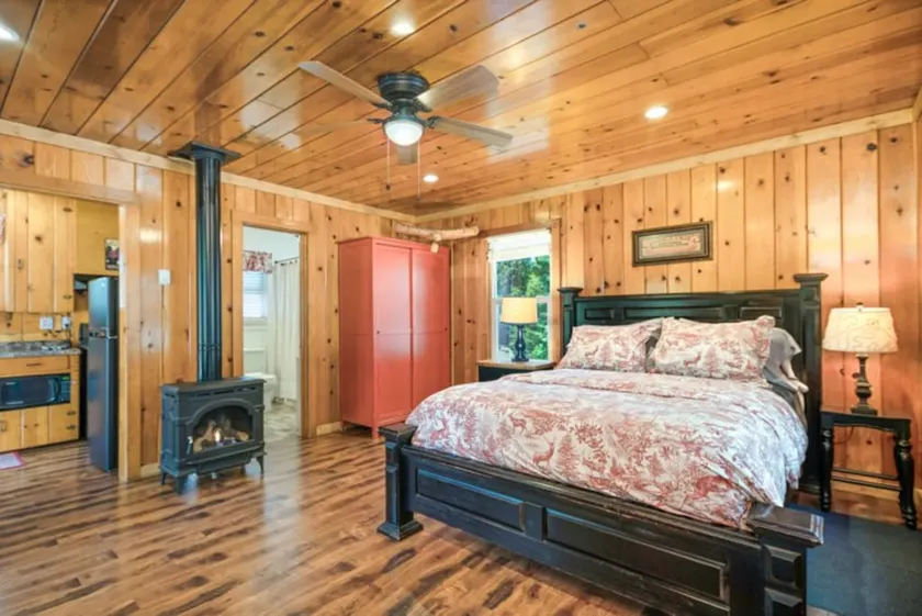Knotty Pine Cabins - The Cedar Cabin #3 - Image 1
