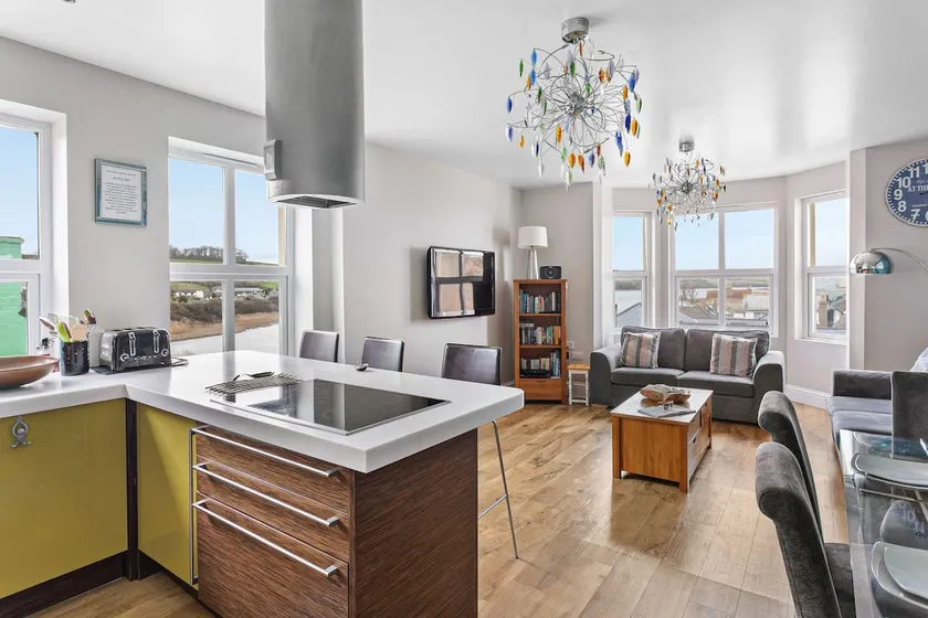 Penthouse By The Sea, Wi-Fi, Sea View - Image 1