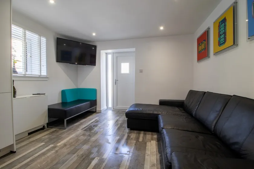 Abbey House Apartment A - Image 1