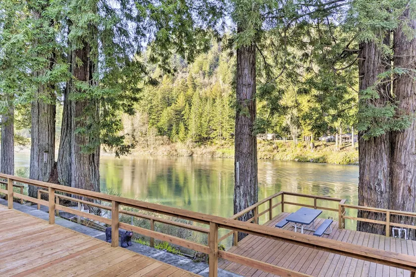 NEU! Crescent City Home w / Deck - 15 Minuten zum Strand - Image 1