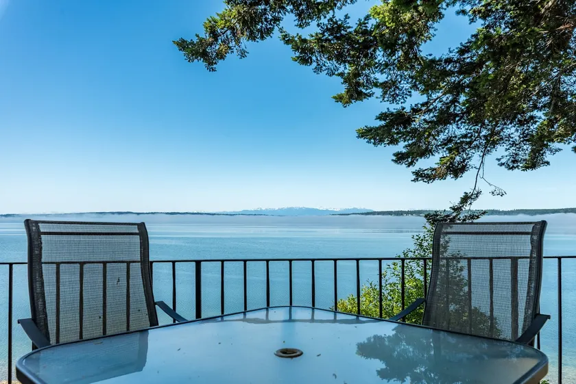 Waterfront w/ Beach, Kayak, Paddle board - Image 1