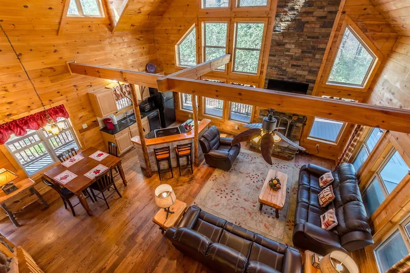 CUSTOM BUILT CABIN WITH SAUNA & HOT TUB - Image 1