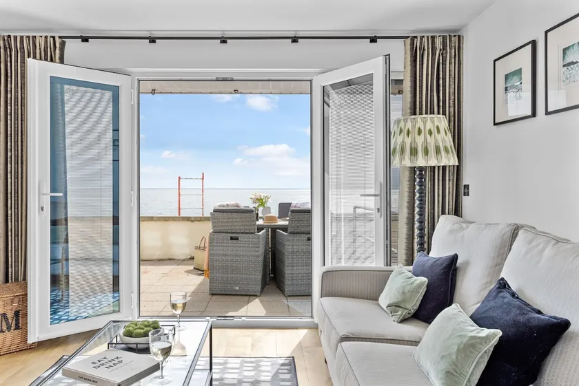 3 At The Beach, Torcross - un appartamento che può ospitare 4 persone in 2 camere da letto - Image 1