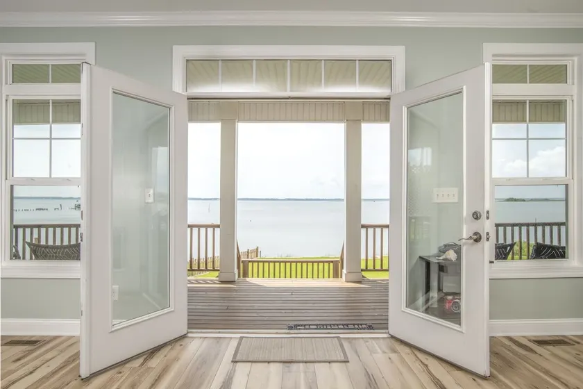 Sunset Bay Retreat - Image 1