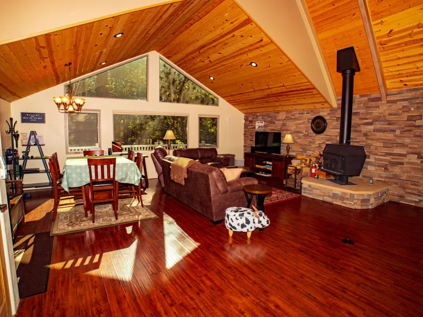 Serenity Creek Cabin - Image 1
