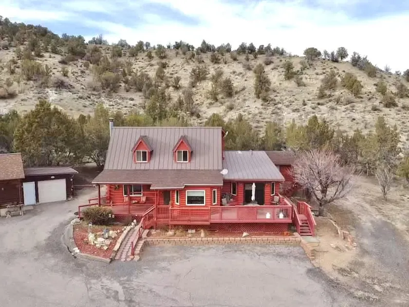 Family Cabin with Views just minutes from Zion Nat'l Park - Image 1