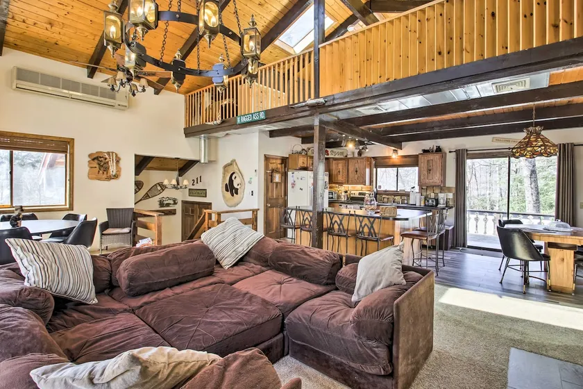 Swiss-Style Chalet w/ Fireplace - Near Story Land! - Image 1