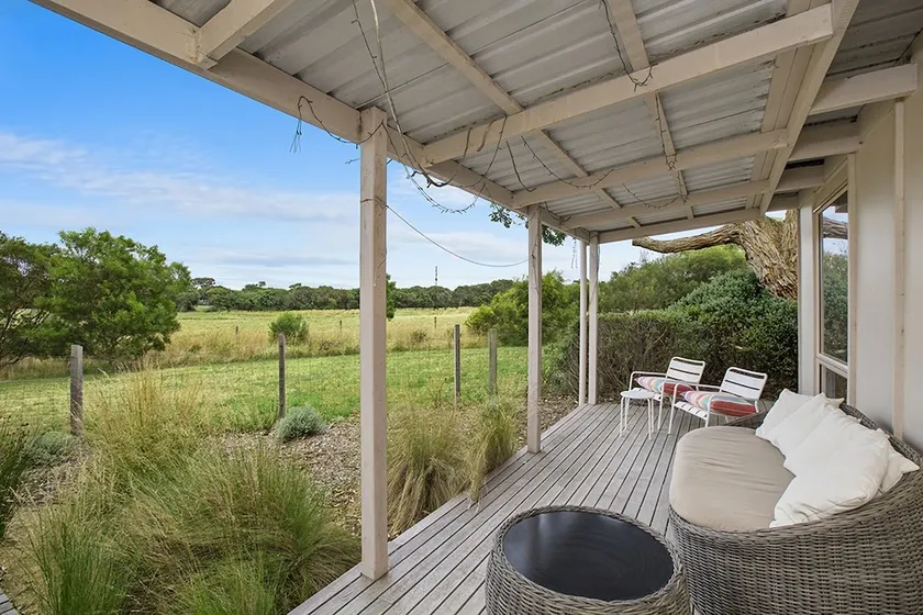 Serene Lonsdale Getaway - Image 1