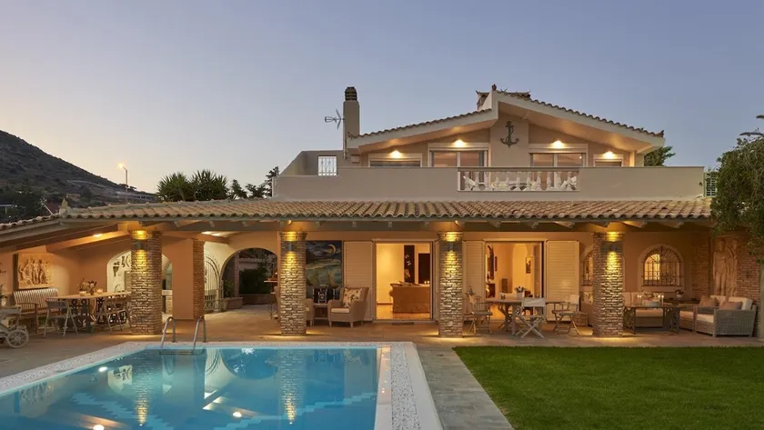 Luxury 4 Bdrm Villa with Pvt Pool on the beach - Image 1