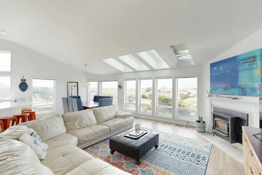 Waterfront Home withPrivate Hot Tub, Ping-Pong, Fr - Image 1