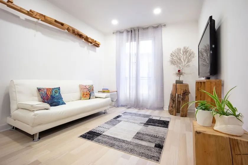 Sustraia - Local Rentss - Image 1