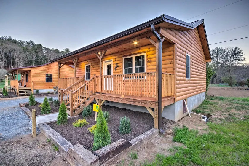 Fire Pit: Cozy Bryson City Cabin on Tuck River - Image 1