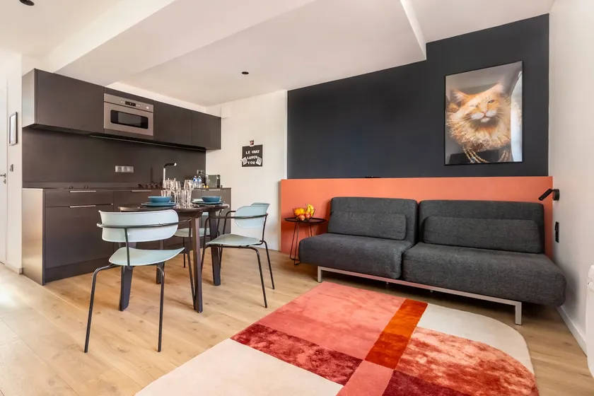 Le De Gaulle-Apartment-Premium-Bathroom - Image 1