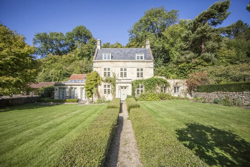 7 Bed in Combe Hay oc-bhr21 - Image 1