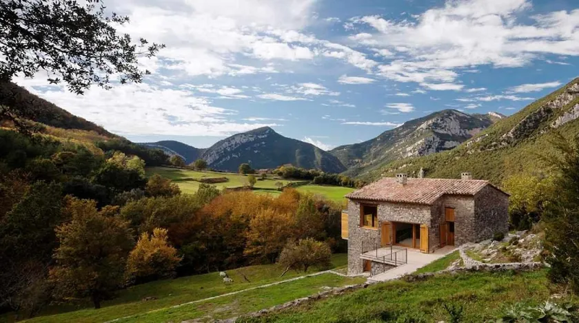 Unique setting with amazing views! - Image 1