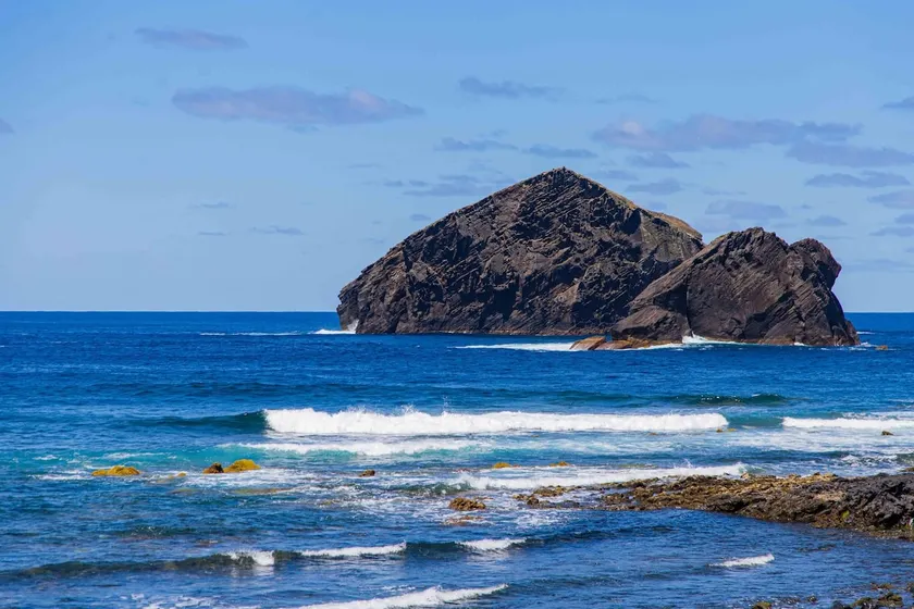 Mosteiros Beach House - Image 1