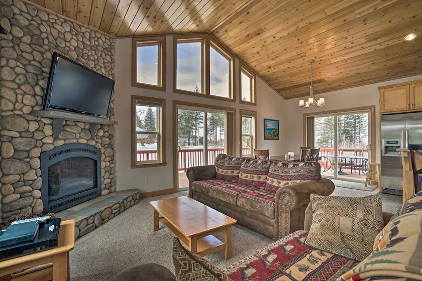 9 Mi to Heavenly Mountain: South Lake Tahoe Home! - Image 1