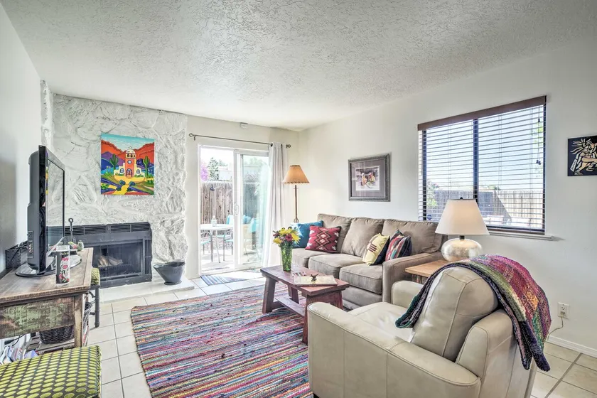 Mountain-View Albuquerque Townhome w/ Patio! - Image 1