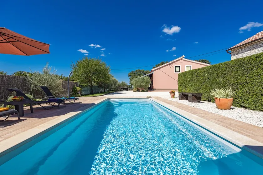 House Ulika - Image 1